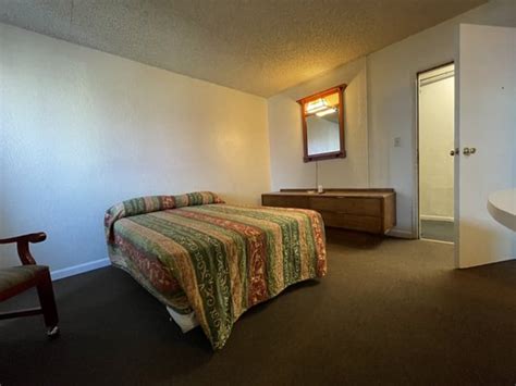 Studio lodge hotel - Studio Lodge Athens. December 29, 2021 ·. Extended Stay Lodging. Weekly and Monthly rental options. Choose from King Bed or 2 Queen Beds. Some Rooms with Hotplates available. $220 Per week or $790 Monthly. $50 Refundable Deposit. Process of Remodeling! 2620 Decatur Pike, Athens, TN.